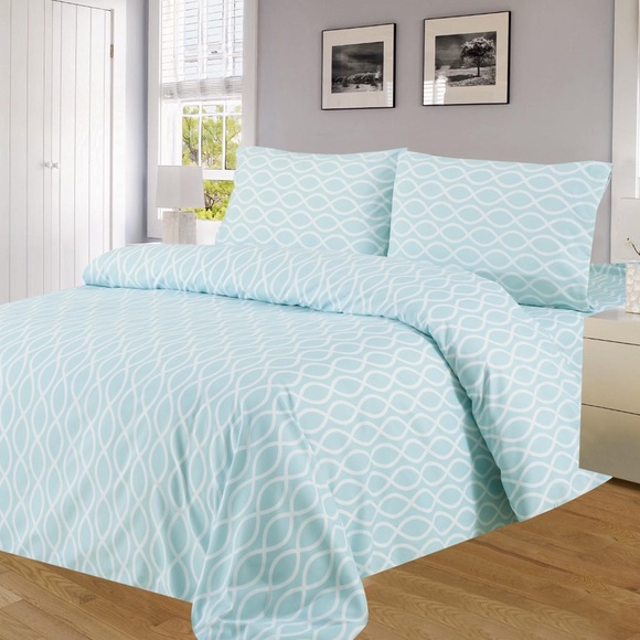 Kate & Co. Other - ⭐️SALE⭐️Queen 4pc Ice Blue Loop Bedsheets
